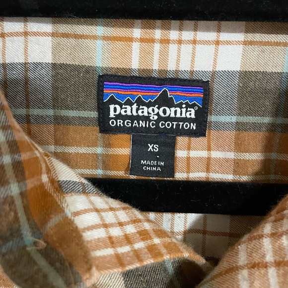 PATAGONIA- Men's Long-Sleeved Organic Pima Cotton Shirt - Picture 3 of 4